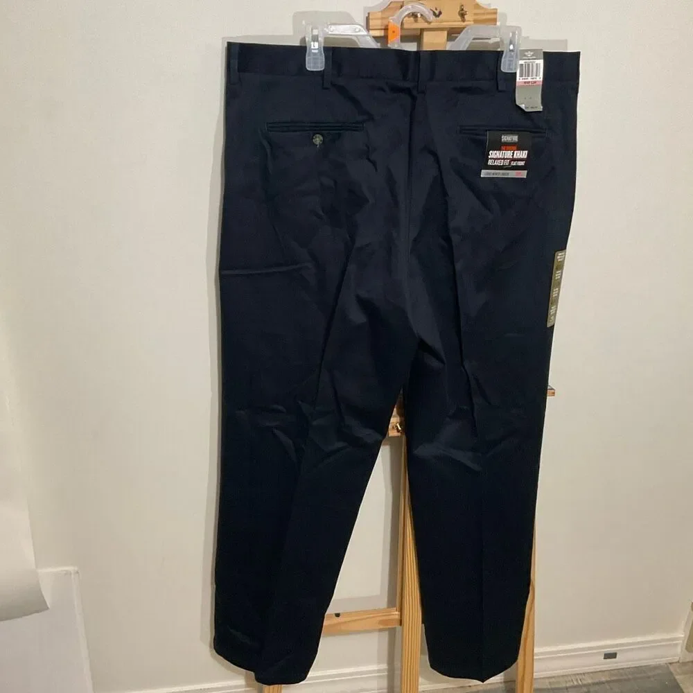NWT Dockers Relaxed Fit pleated Navy Blue khaki pants size 40x34